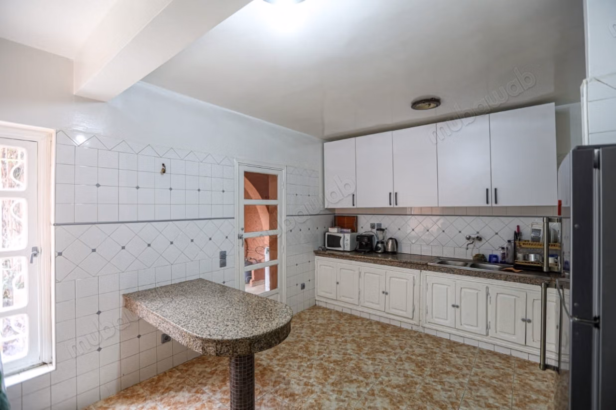 Corner villa with great potential in Amerchich