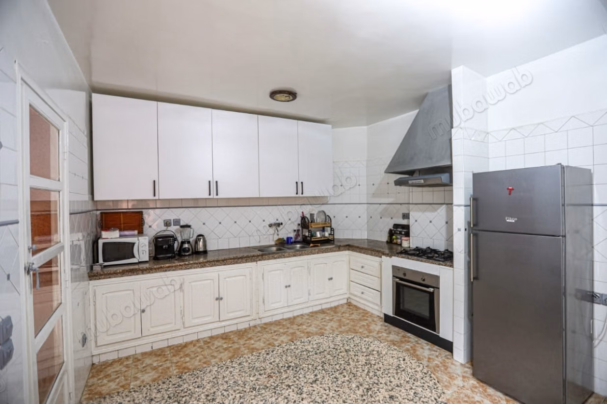 Corner villa with great potential in Amerchich