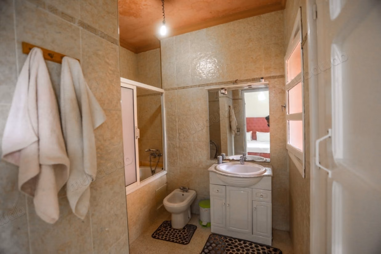 Corner villa with great potential in Amerchich