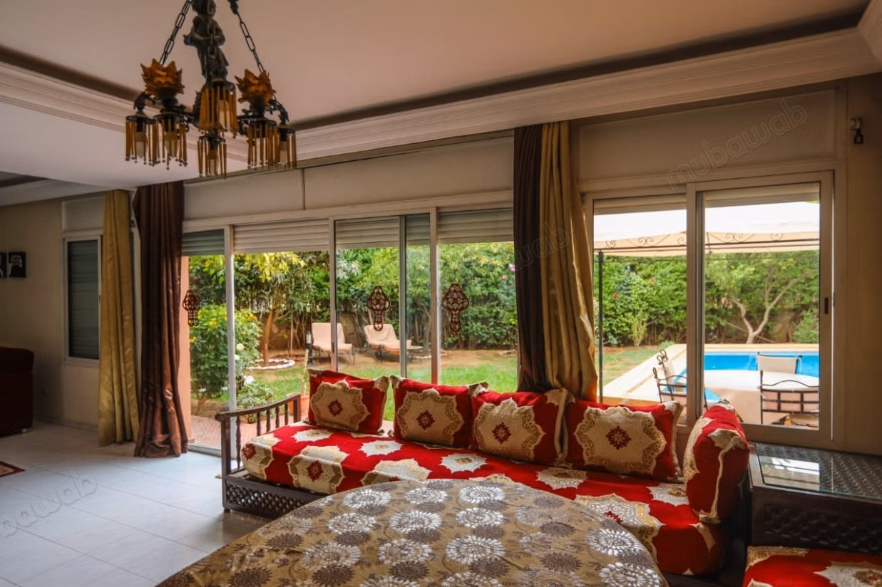 Corner villa with great potential in Amerchich