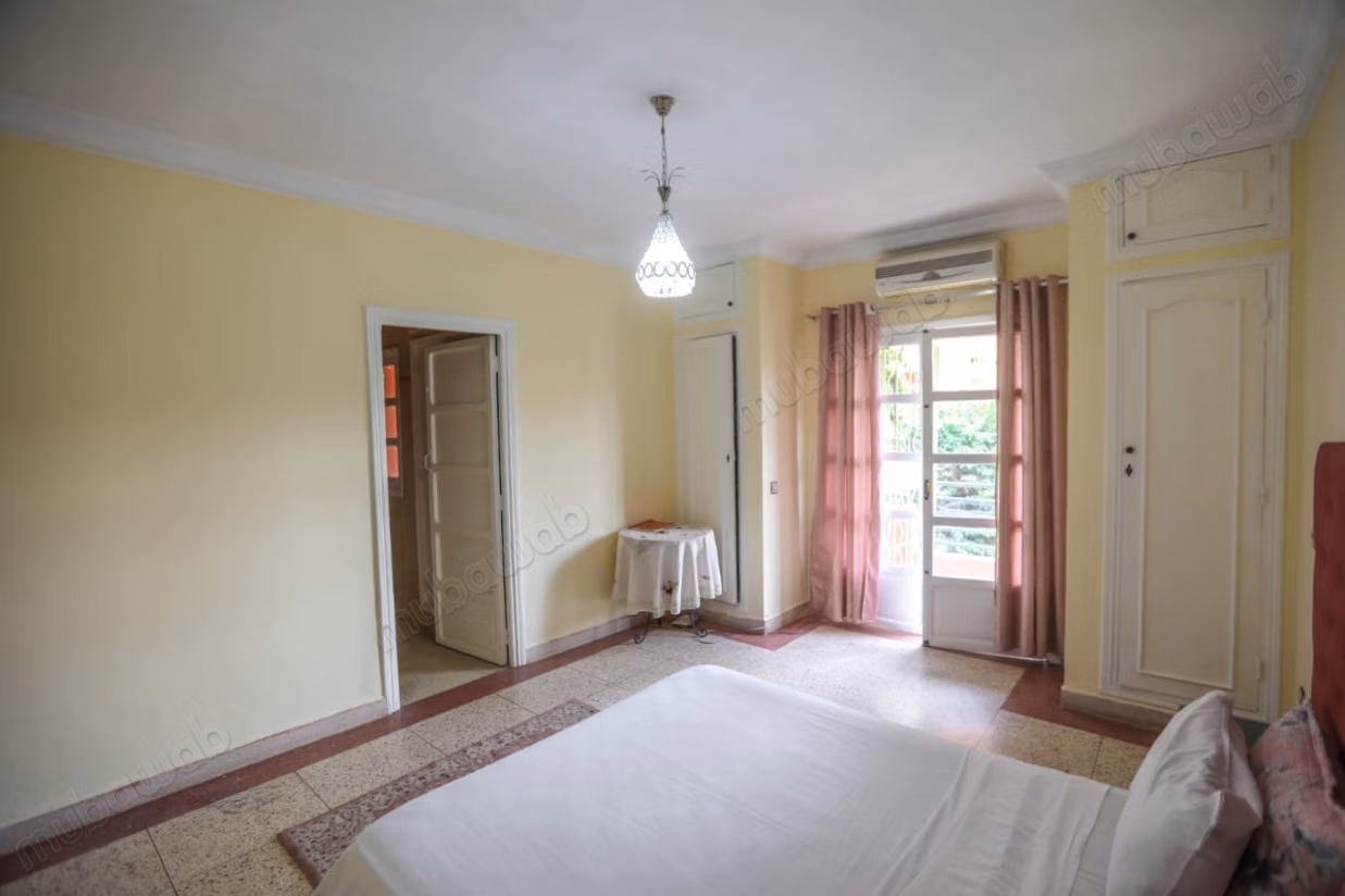 Corner villa with great potential in Amerchich