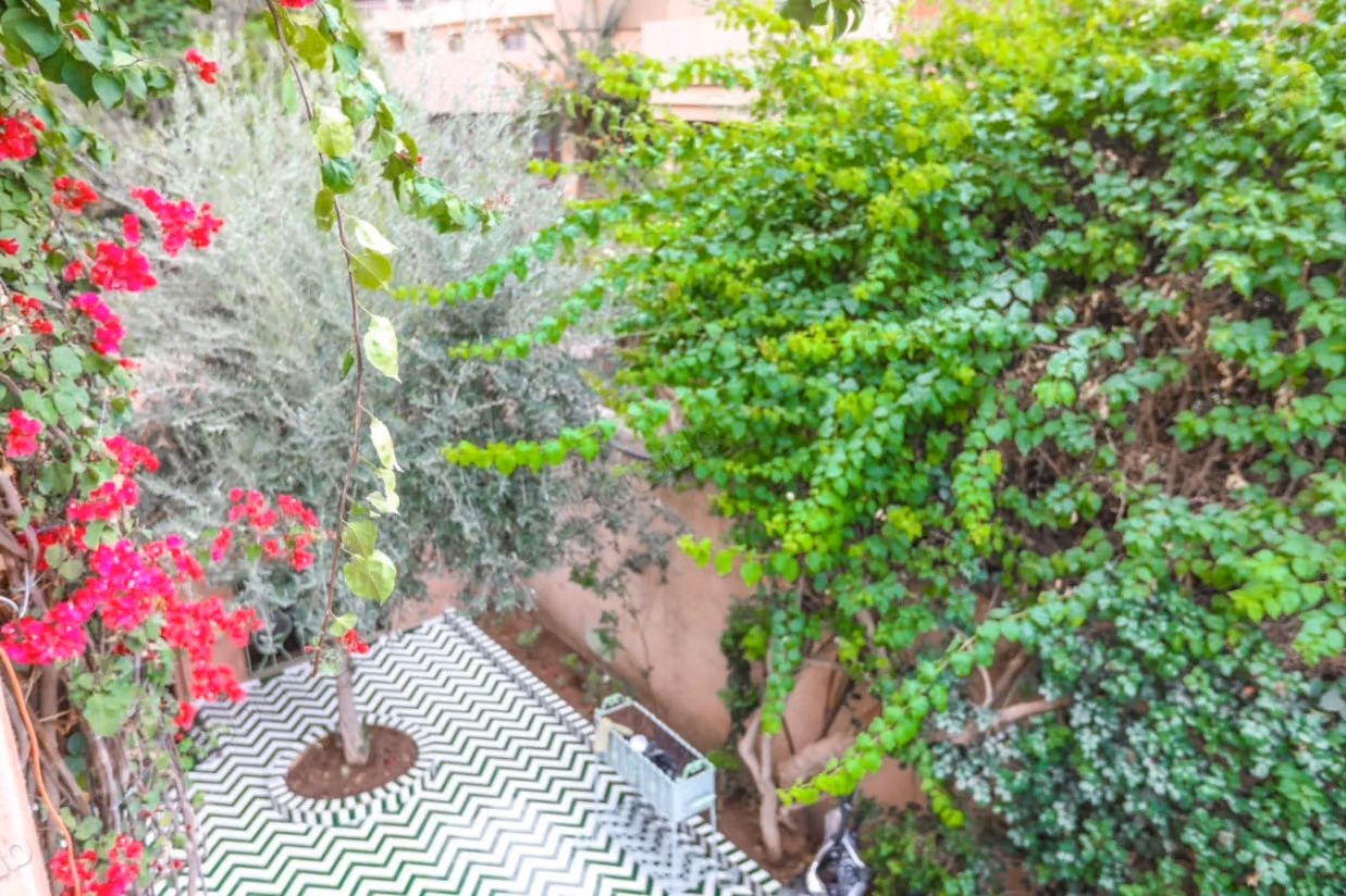 Corner villa with great potential in Amerchich