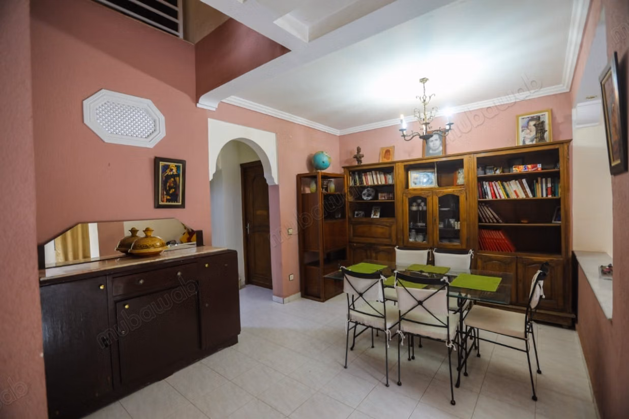 Corner villa with great potential in Amerchich