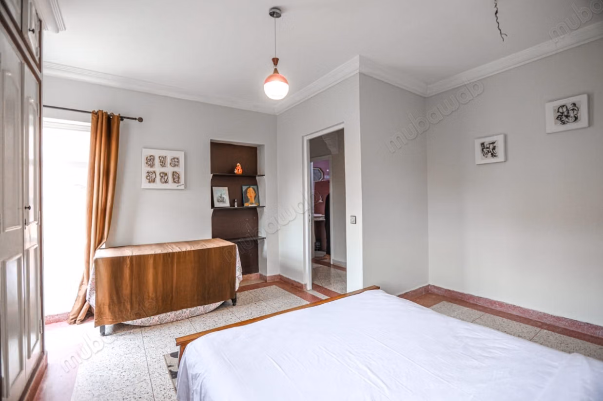 Corner villa with great potential in Amerchich