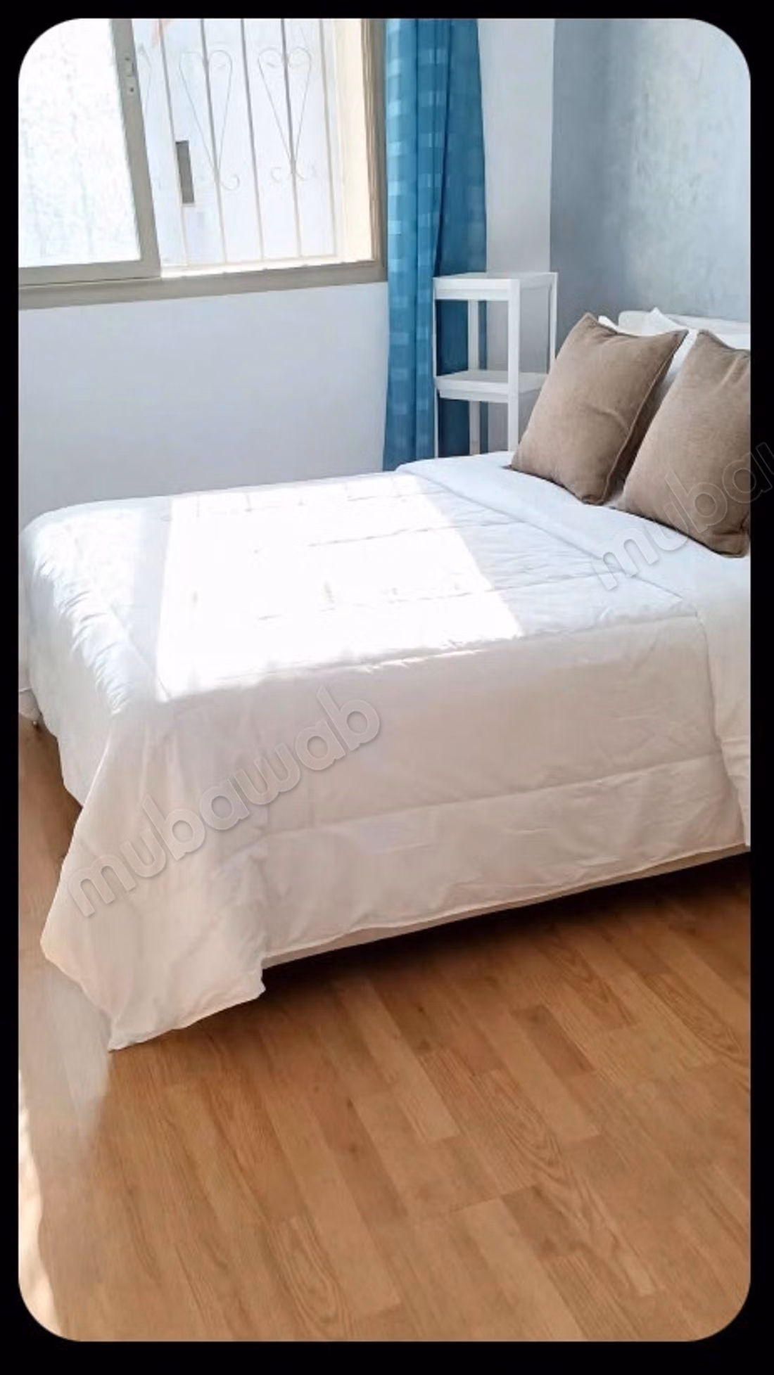 Bell'appartamento in vendita a Sidi Maarouf. 2 camere da letto. Salotto tradizionale e sistema satellitare.
