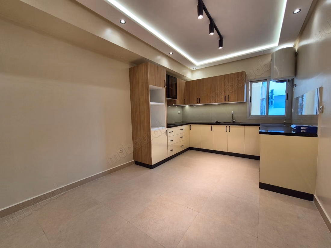Appartement vide au quartier des hôpitaux
