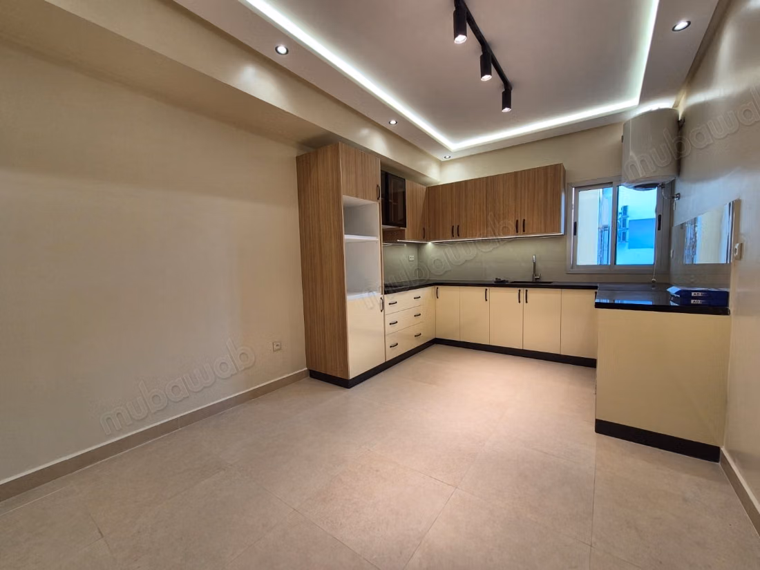 Appartement vide au quartier des hôpitaux