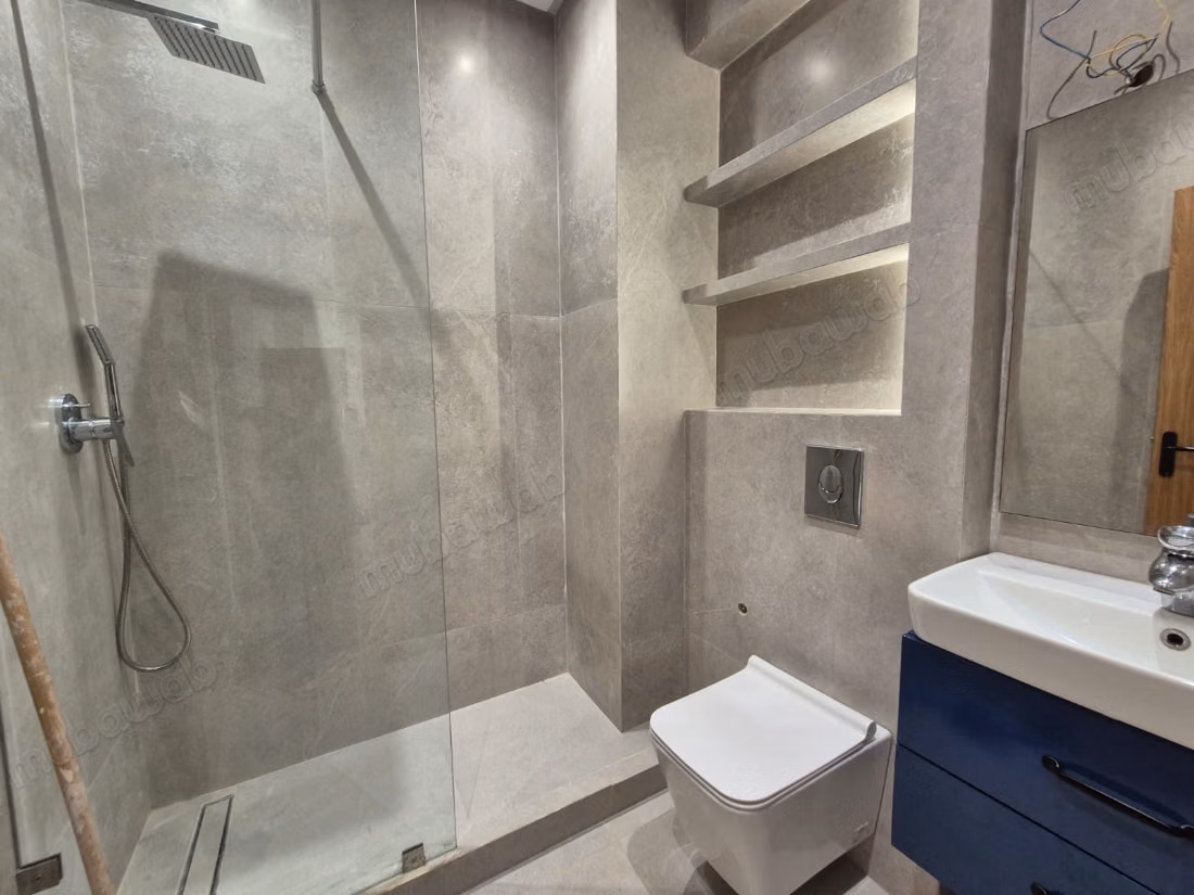 Appartement vide au quartier des hôpitaux