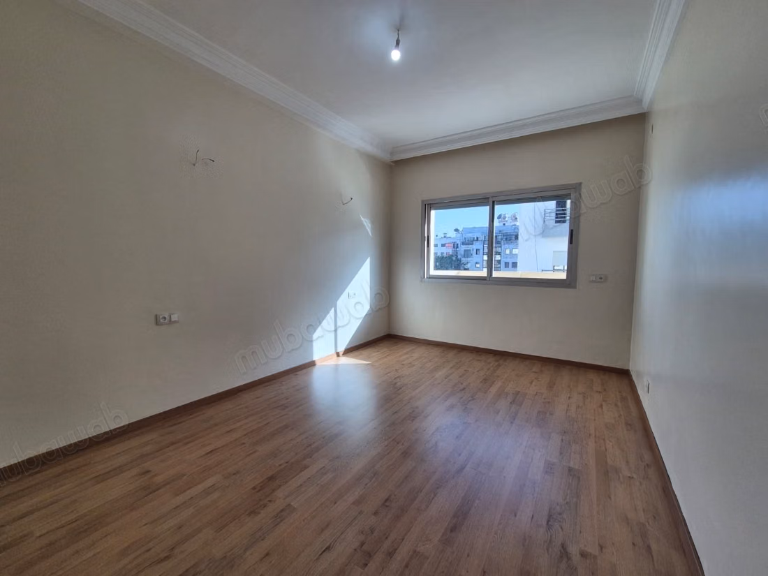 Appartement vide au quartier des hôpitaux