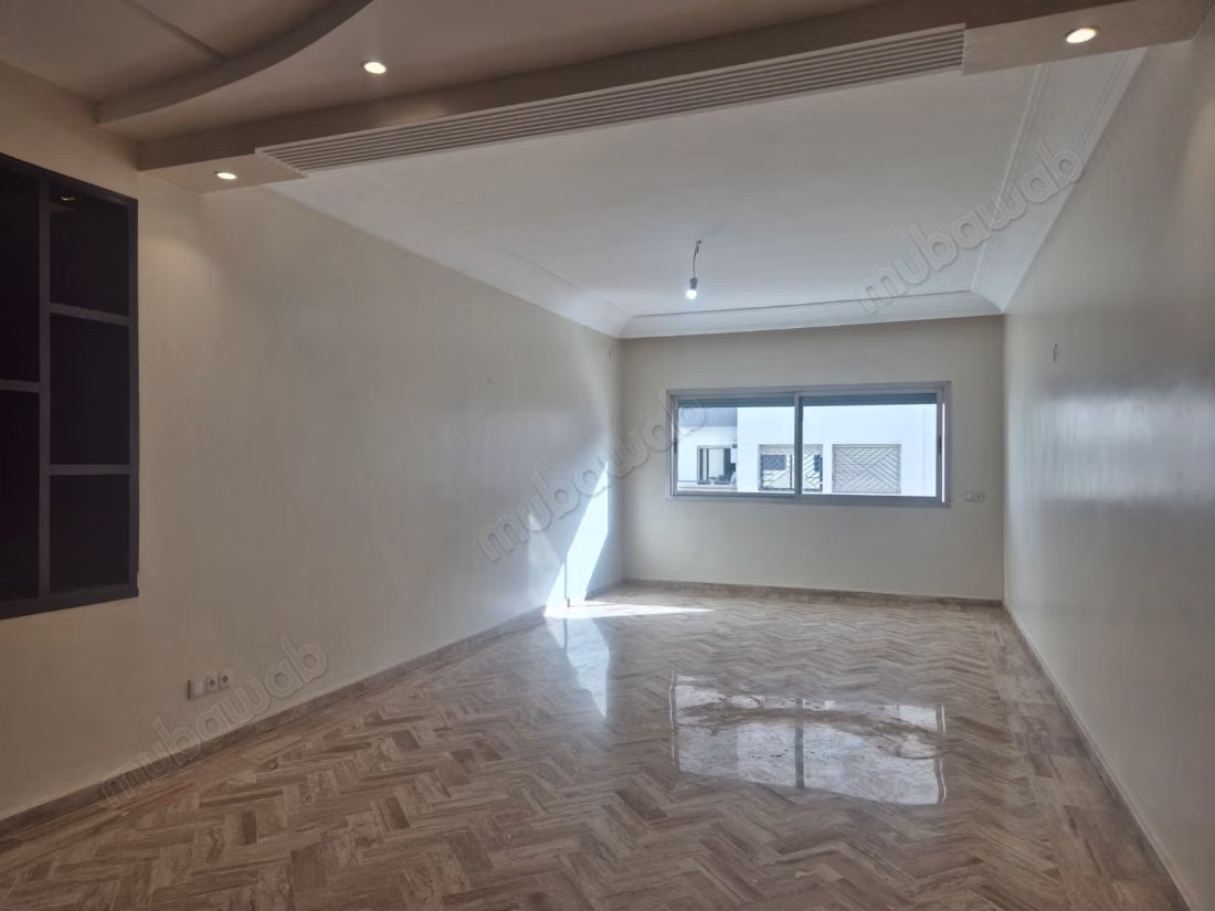 Appartement vide au quartier des hôpitaux