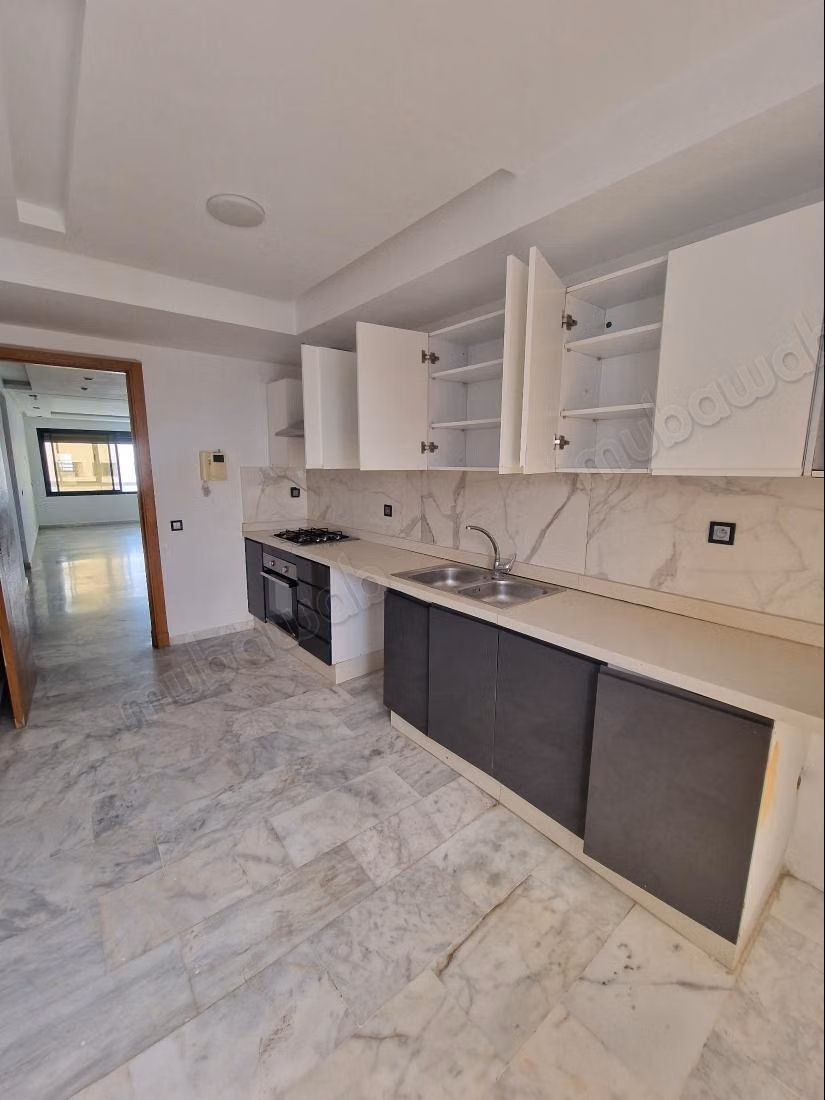 2chambres vide 5eme etage a 2 mars