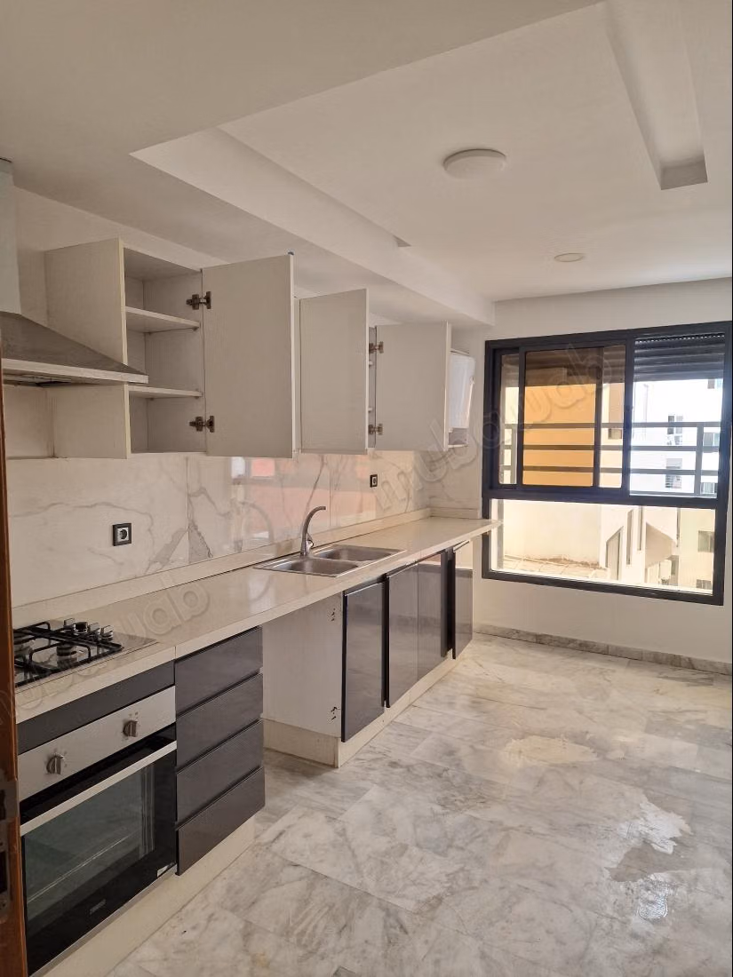 2chambres vide 5eme etage a 2 mars