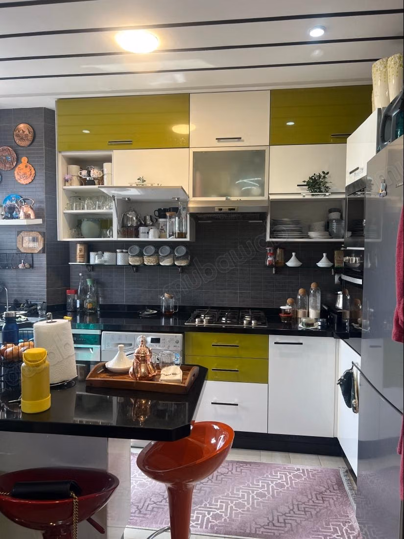 Appartement en vente à Bouskoura. 1 Pièce. Meublé