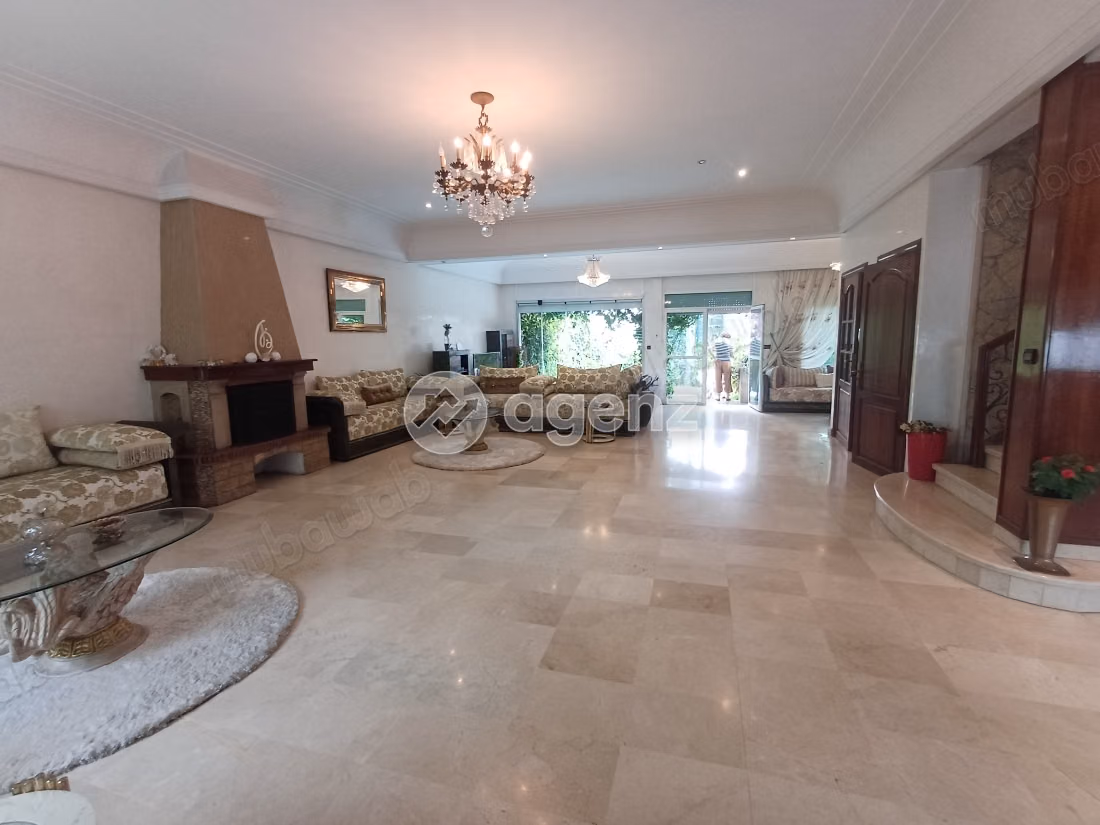 Villa in vendita 220 m², 4 camere Al Mostakbal Casablanca
