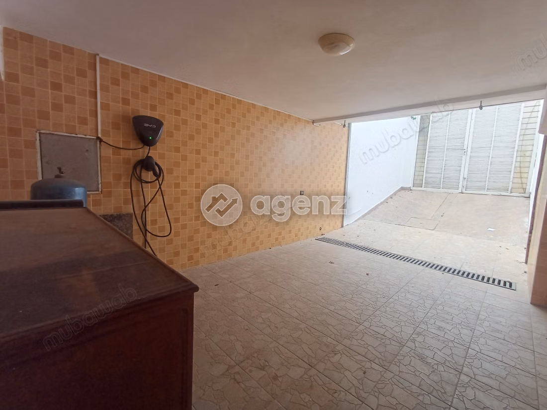 Villa in vendita 220 m², 4 camere Al Mostakbal Casablanca