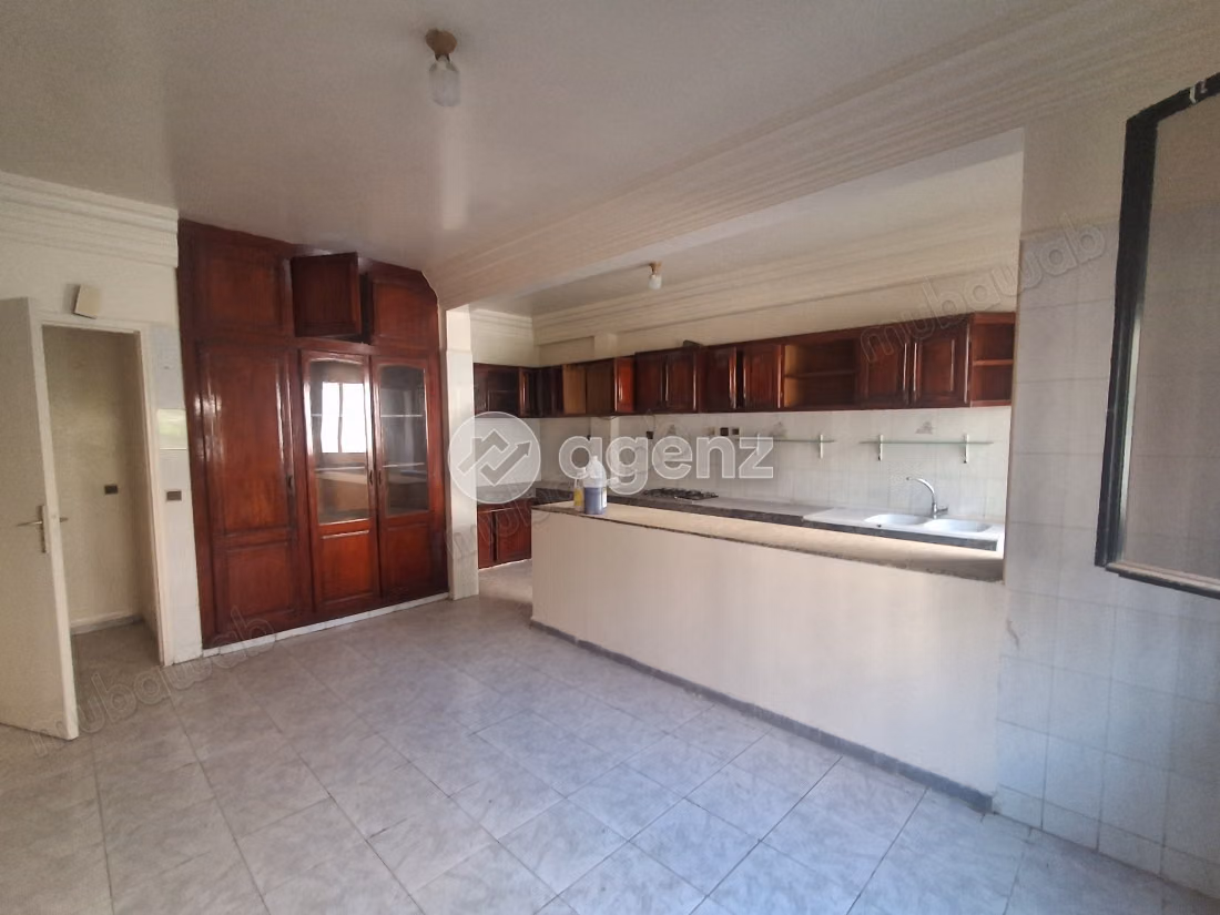 Appartamento in vendita 194 m², 3 camere Sidi Maarouf Casablanca