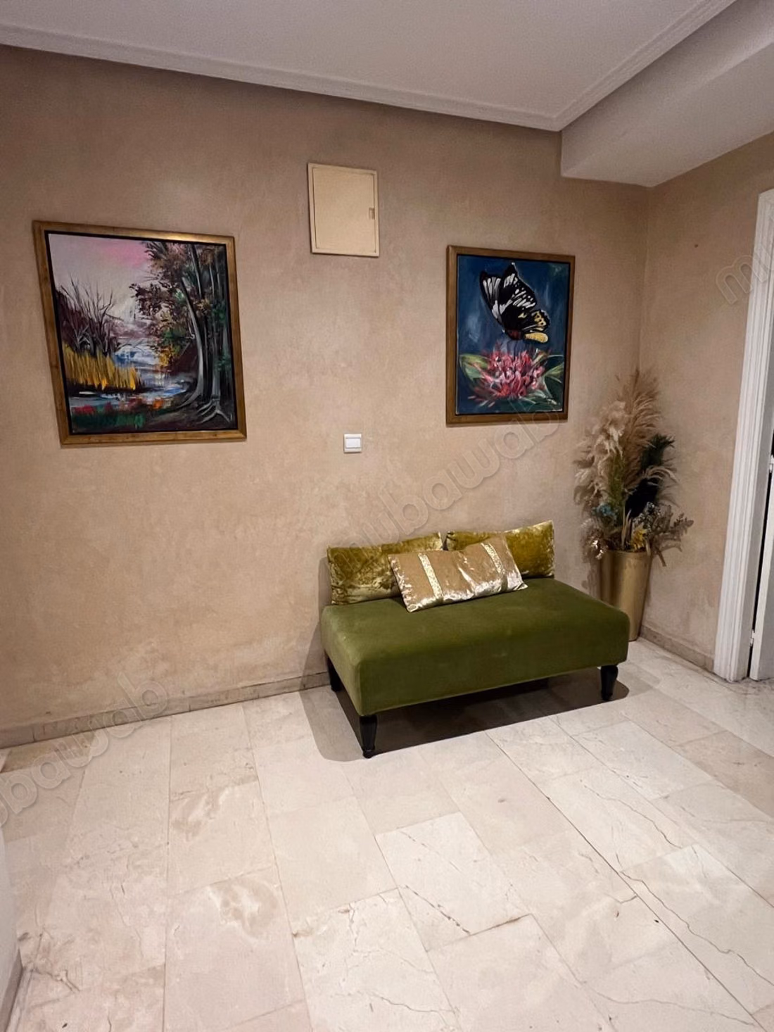 Appartement à louer à Racine. 
Surface de 90 m². 
Bien meublé