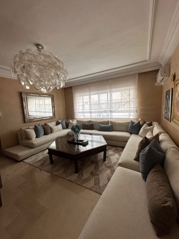 Apartamento en alquiler en Racine. Superficie de 90 m². Bien amueblado