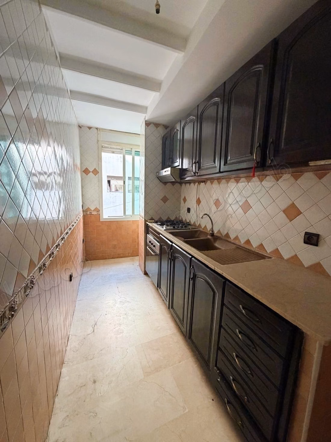 Appart Vide 70m2 Bd Abdelmoumen 
enface Tram