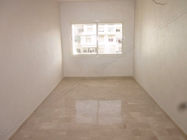 Appart Vide 70m2 Bd Abdelmoumen 
enface Tram