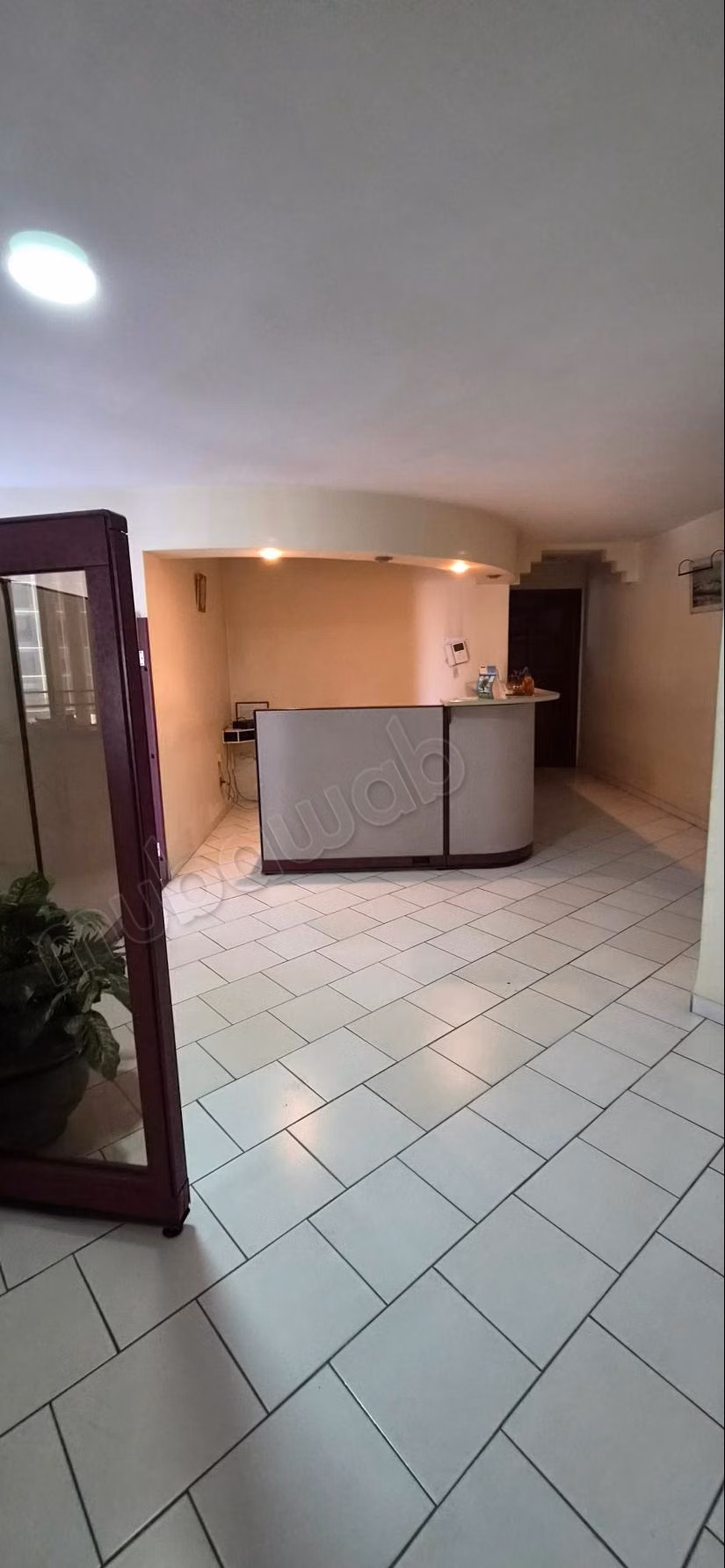 Vend apppartemznt bureaux angle boulevard d'anfa et Moulay Youssef.
Surface de 191 m²