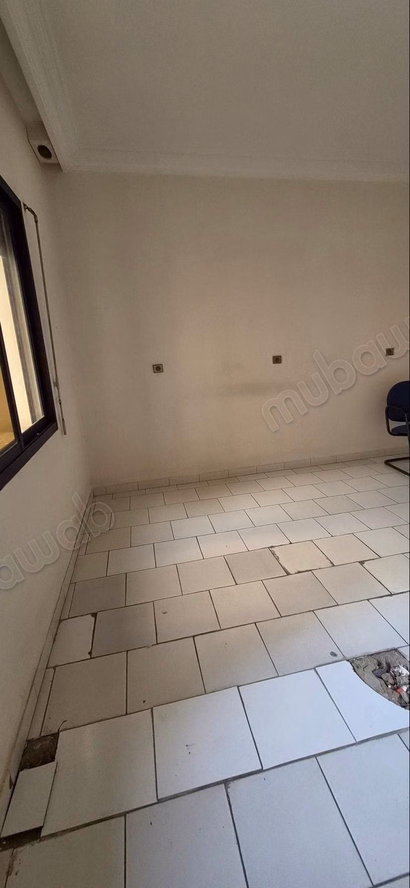 Vend apppartemznt bureaux angle boulevard d'anfa et Moulay Youssef.
Surface de 191 m²