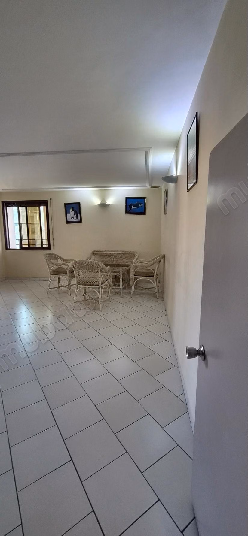 Vend apppartemznt bureaux angle boulevard d'anfa et Moulay Youssef.
Surface de 191 m²