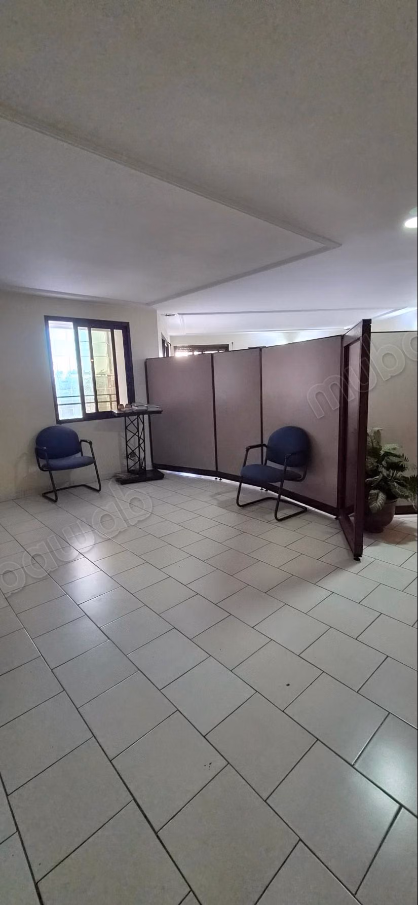 Vend apppartemznt bureaux angle boulevard d'anfa et Moulay Youssef.
Surface de 191 m²