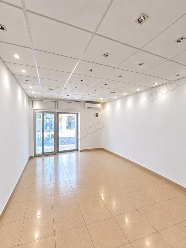 For rent, commercial space with free management