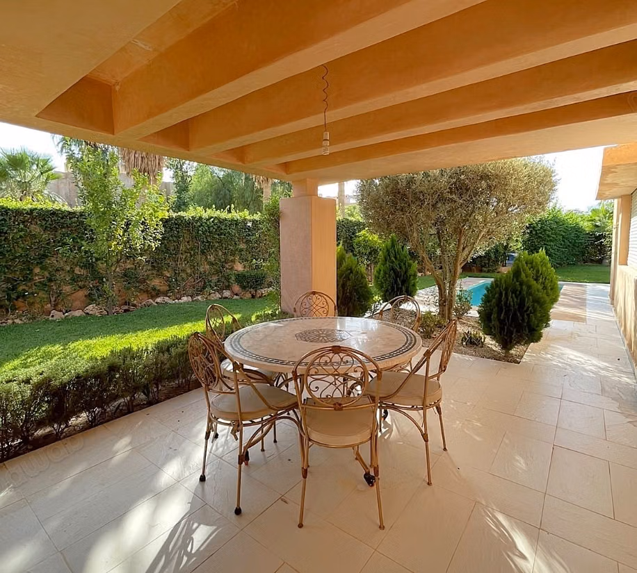 Bella villa arredata per famiglie a Prestigia