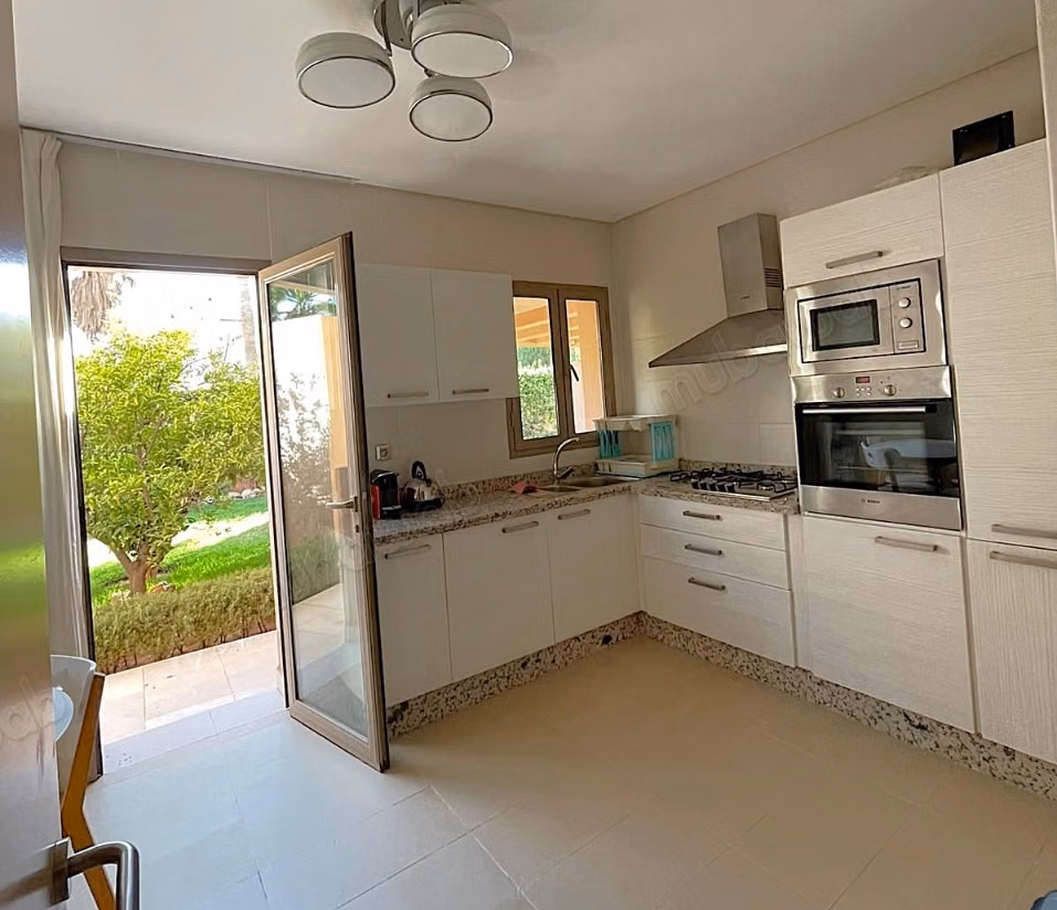 Bella villa arredata per famiglie a Prestigia
