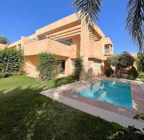 Bella villa arredata per famiglie a Prestigia