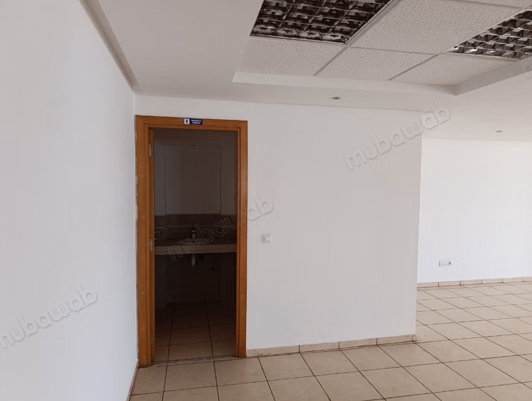 Oficinas en alquiler en Medina. Superficie 219 m²