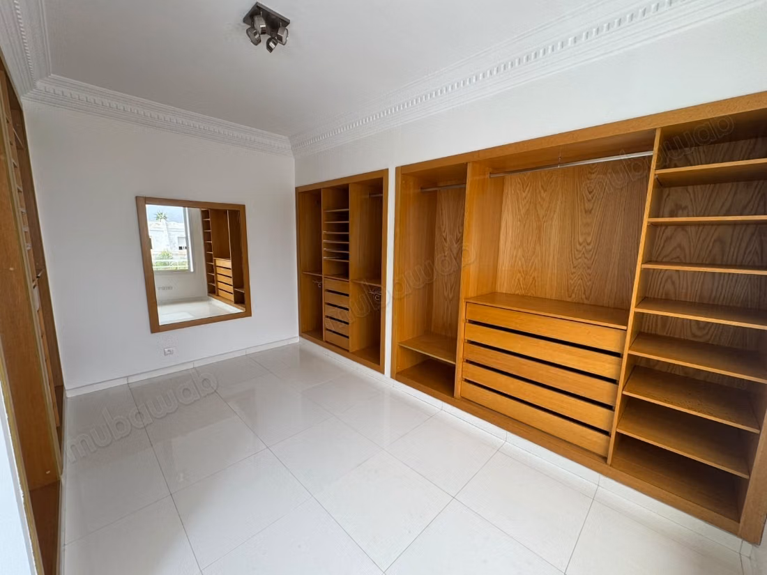 Huur villa met 4 slaapkamers in Anfa