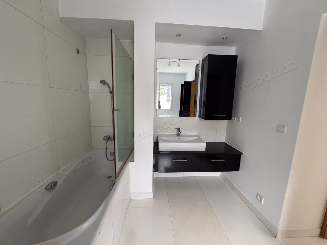 Huur villa met 4 slaapkamers in Anfa
