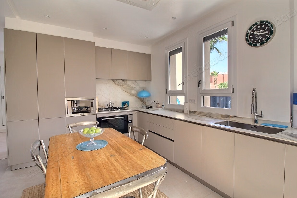 Villa for sale in a private estate in Marrakech
