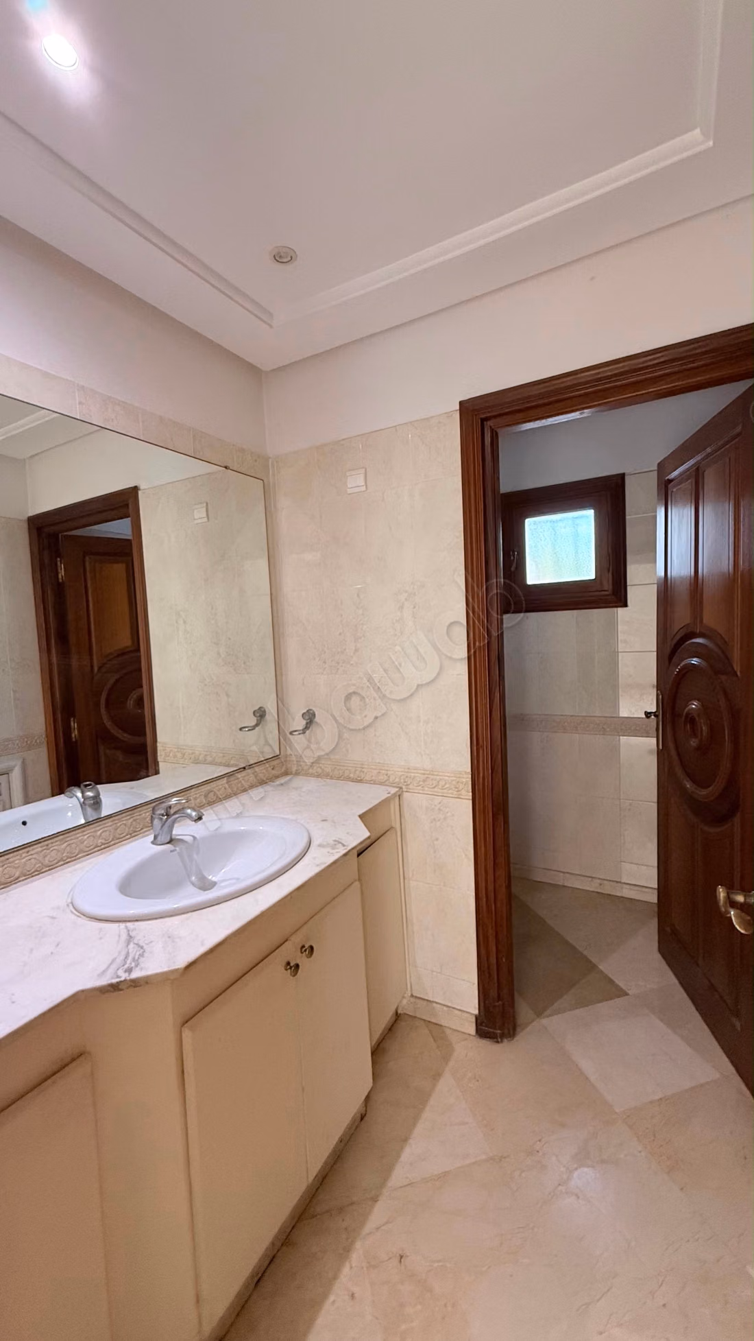 Luxury villa for rent in Souissi. 4 bedrooms. Pool and fireplace