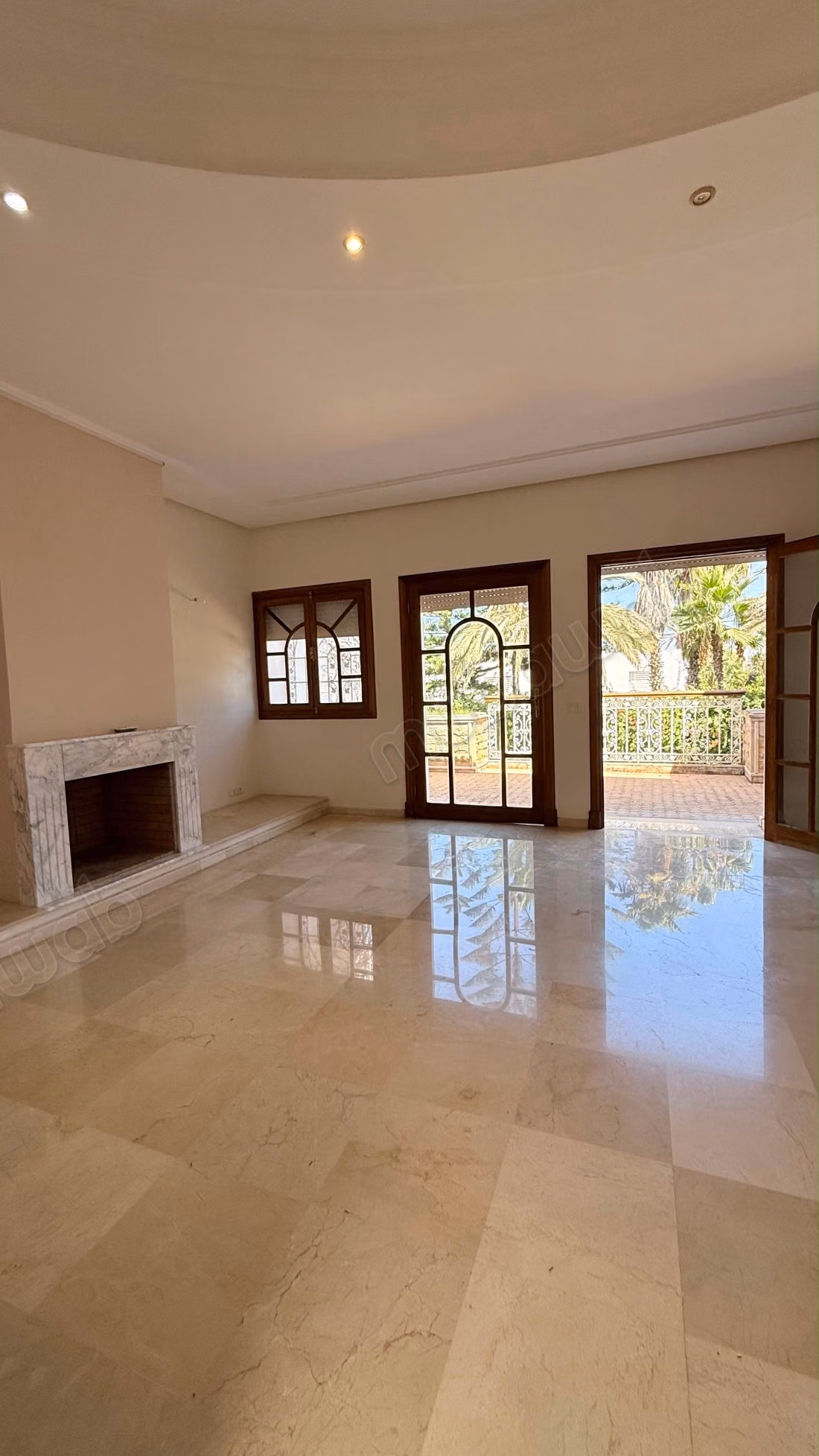 Luxury villa for rent in Souissi. 4 bedrooms. Pool and fireplace