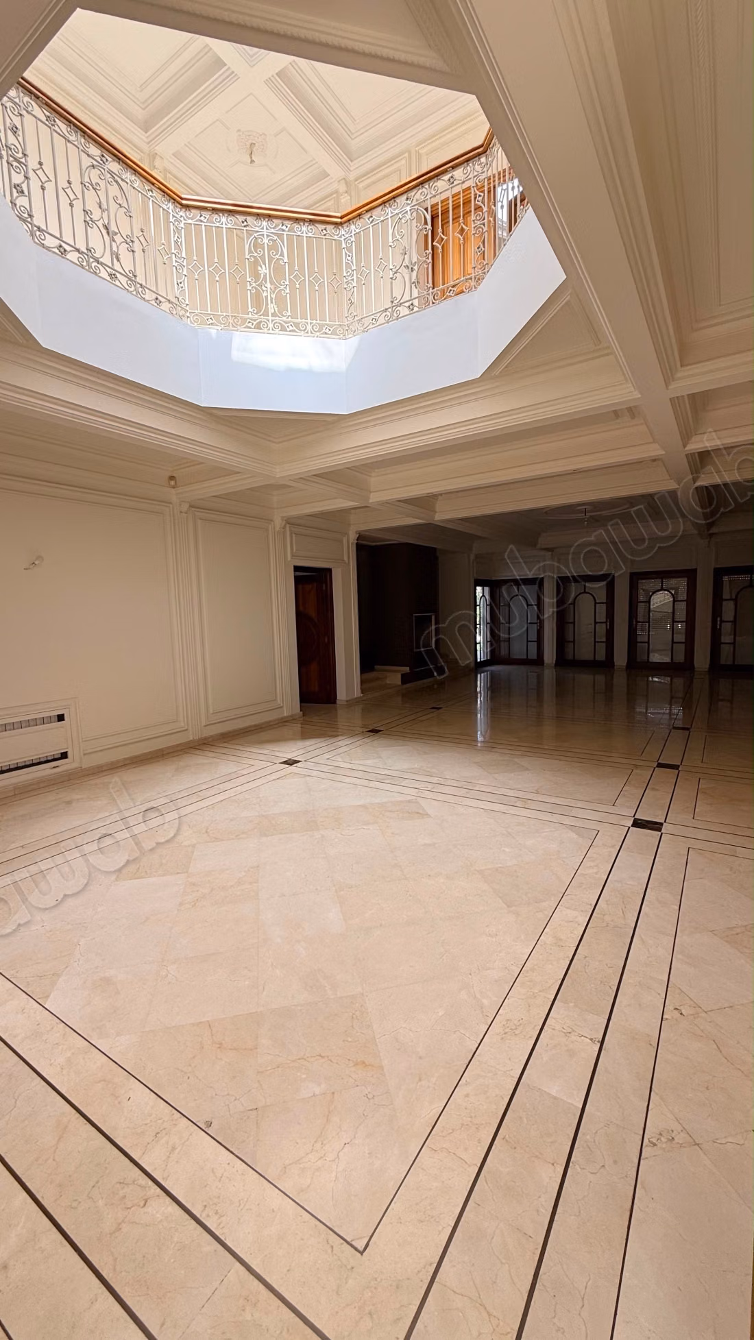 Luxury villa for rent in Souissi. 4 bedrooms. Pool and fireplace