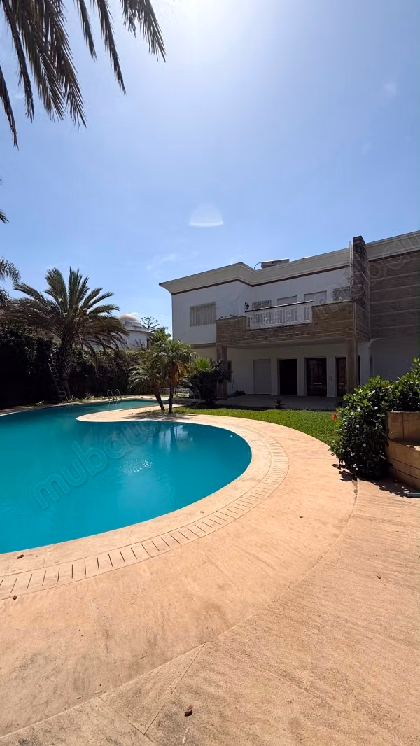 Luxury villa for rent in Souissi. 4 bedrooms. Pool and fireplace