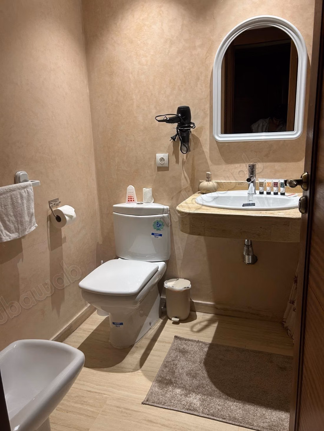 Gemeubileerd duplex met dakterras zwembad te huur