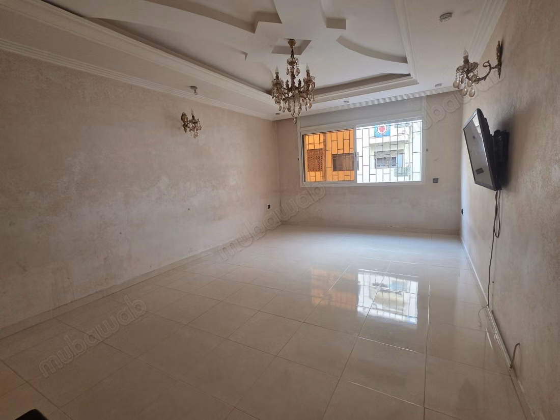 Bel appartement semi meublé sur agdal 
rabat