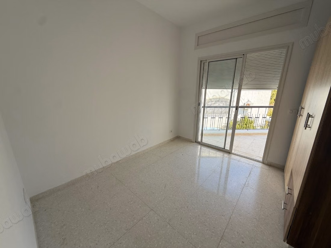 Affitto villa di lusso a La Marsa. 4 belle camere. Vetri doppi e riscaldamento centralizzato