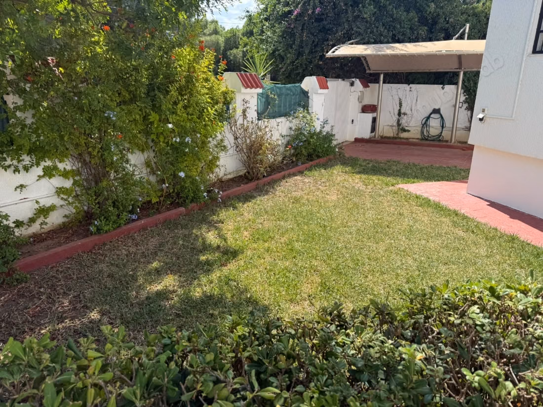 Affitto villa di lusso a La Marsa. 4 belle camere. Vetri doppi e riscaldamento centralizzato