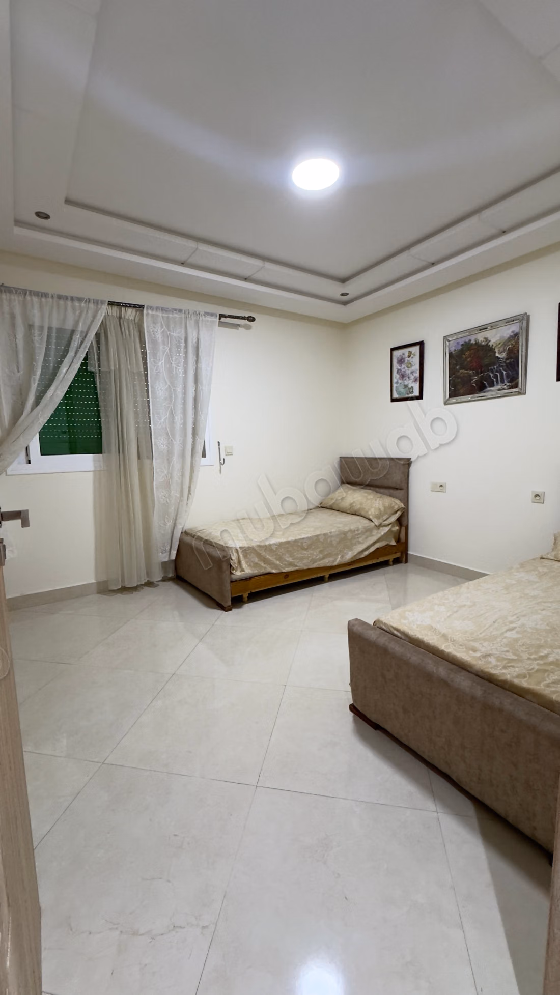 Sell apartment in the center. Area of 98 m². Private parking