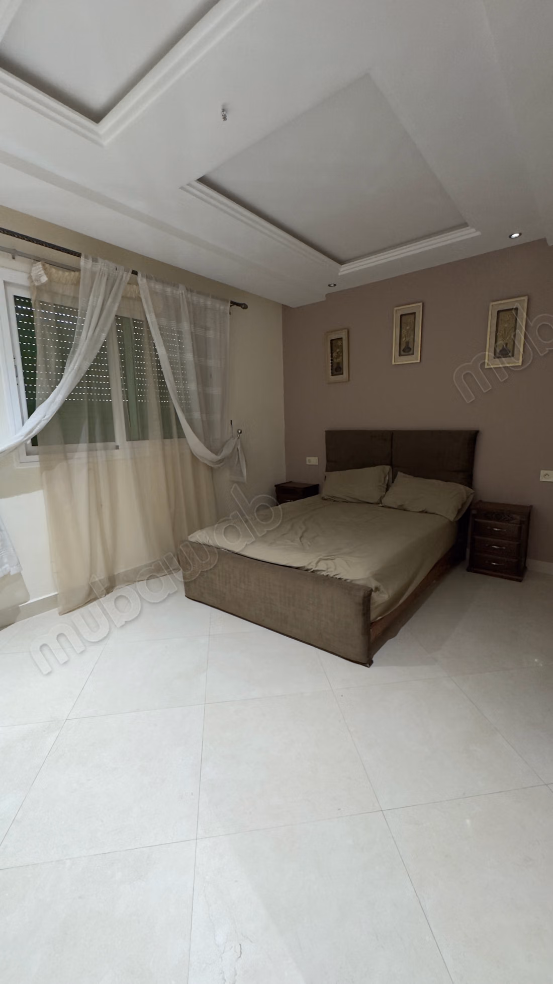 Sell apartment in the center. Area of 98 m². Private parking