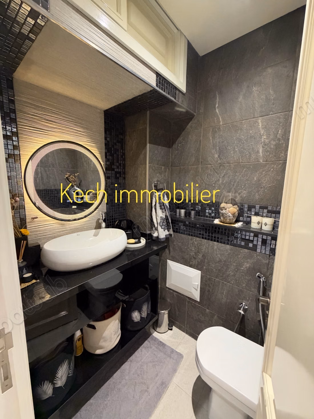 Sell apartment on Route de Safi. Total area 117 m². Parking and elevator