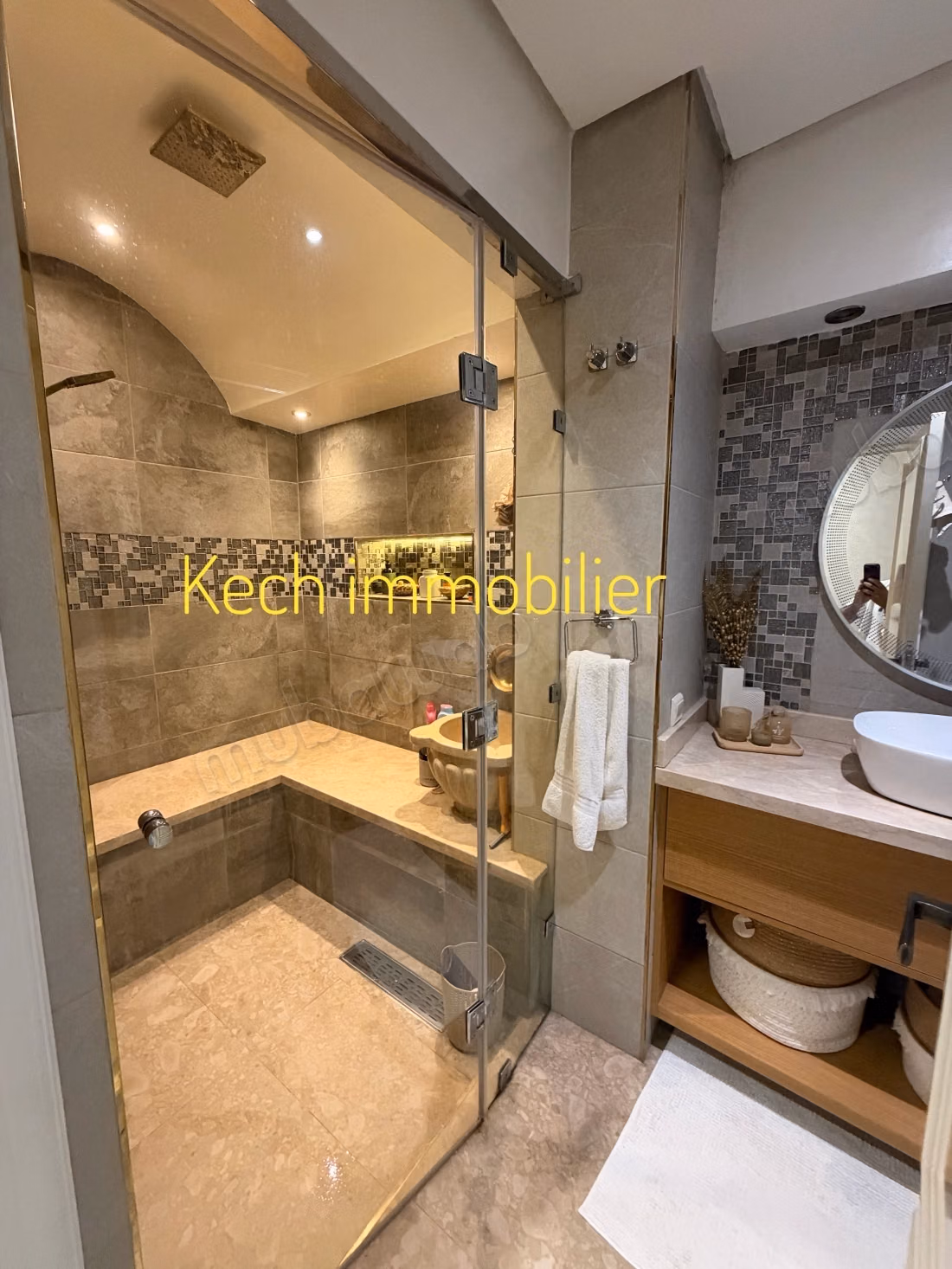 Sell apartment on Route de Safi. Total area 117 m². Parking and elevator
