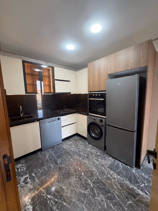 Sell apartment on Route de Safi. Total area 117 m². Parking and elevator