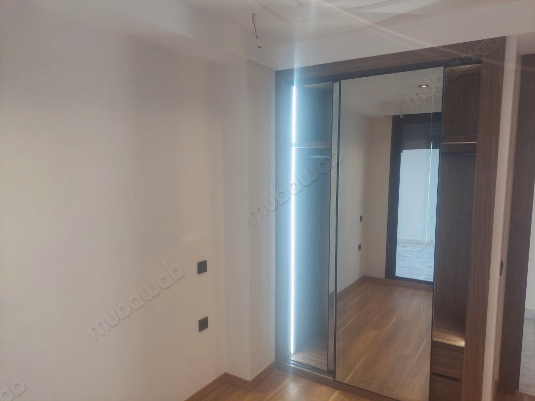 Affitta questo appartamento a Racine Extension. 3 camere confortevoli. Ascensore e terrazza